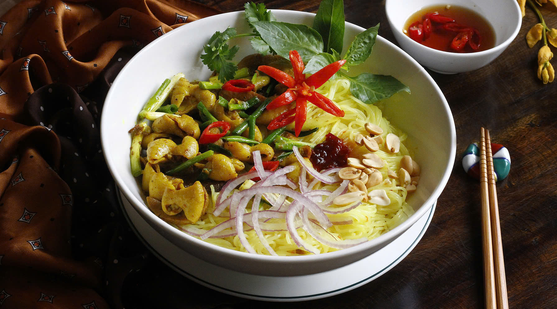 Cách làm bún lòng xào nghệ kiểu miền Trung