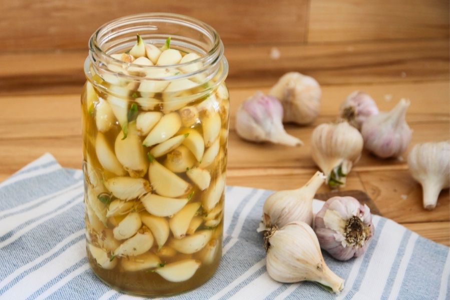 Công dụng của rượu tỏi là gì?